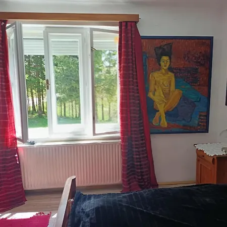 Apartma Museum Apriilija